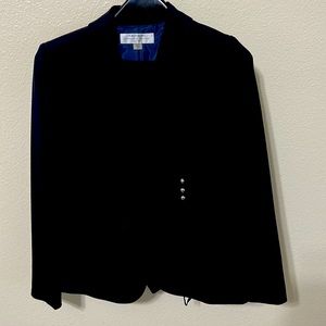 TAHARI   women petit “4” suit,